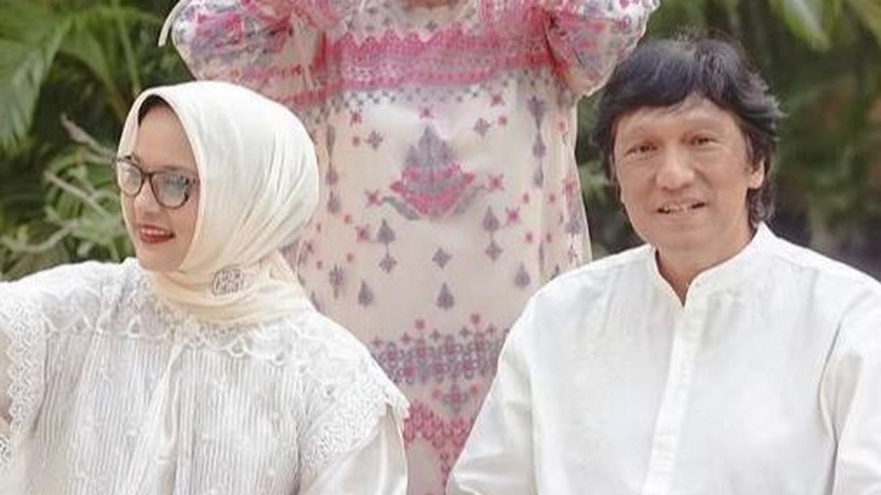 Seperti yang dibagikan oleh putrinya, Chiki Fawzi, terdapat banyak unggahan momen kebersamaan dengan formasi keluarga yang lengkap.<br>