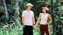 <p>Maudy dan Jesse bergandengan tangan dan saling melempar senyum bahagia. Momen mesra mereka sukses bikin baper netizen, gelar sebagai pasangan yang serasi dan ideal memang pas disandang keduanya. (Instagram/maudyayunda)</p>
