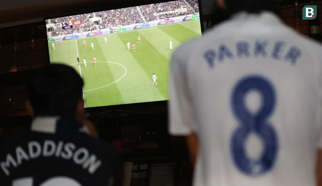 Tangkapan layar nonton bareng Roaring Night Liga Inggris 2023/2024 antara Tottenham Hotspur kontra Arsenal di Treehaus Kemang, Minggu (28/4/2024) malam WIB yang digelar komunitas penggemar Tottenham Hotspur, IndoSpurs Jakarta. (Bola.com/Abdul Aziz)