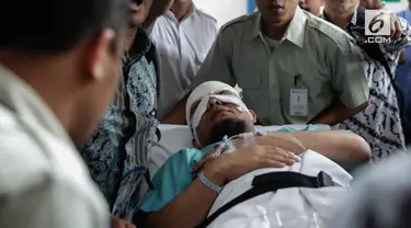 enyidik KPK Novel Baswedan telah selesai menjalani operasi besar pada mata kirinya di Singapura. Saat ini kondisi Novel lebih banyak tertidur.