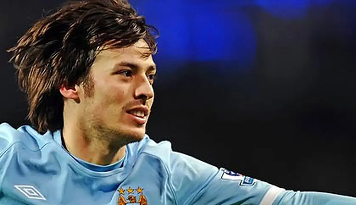 Selebrasi gol David Silva yang mencetak gol tunggal kemenangan Manchester City atas Wigan Athletic dalam partai Liga Premier di City of Manchester Stadium, 5 Maret 2011. AFP PHOTO/PAUL ELLIS