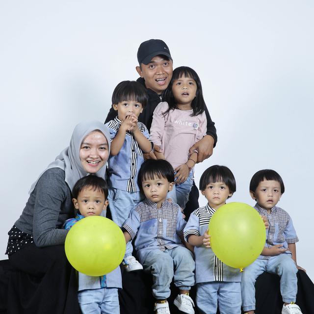 Cerita Suka Duka Lely Dan Habibie Asuh Kembar Lima Aiueo Health Liputan6 Com