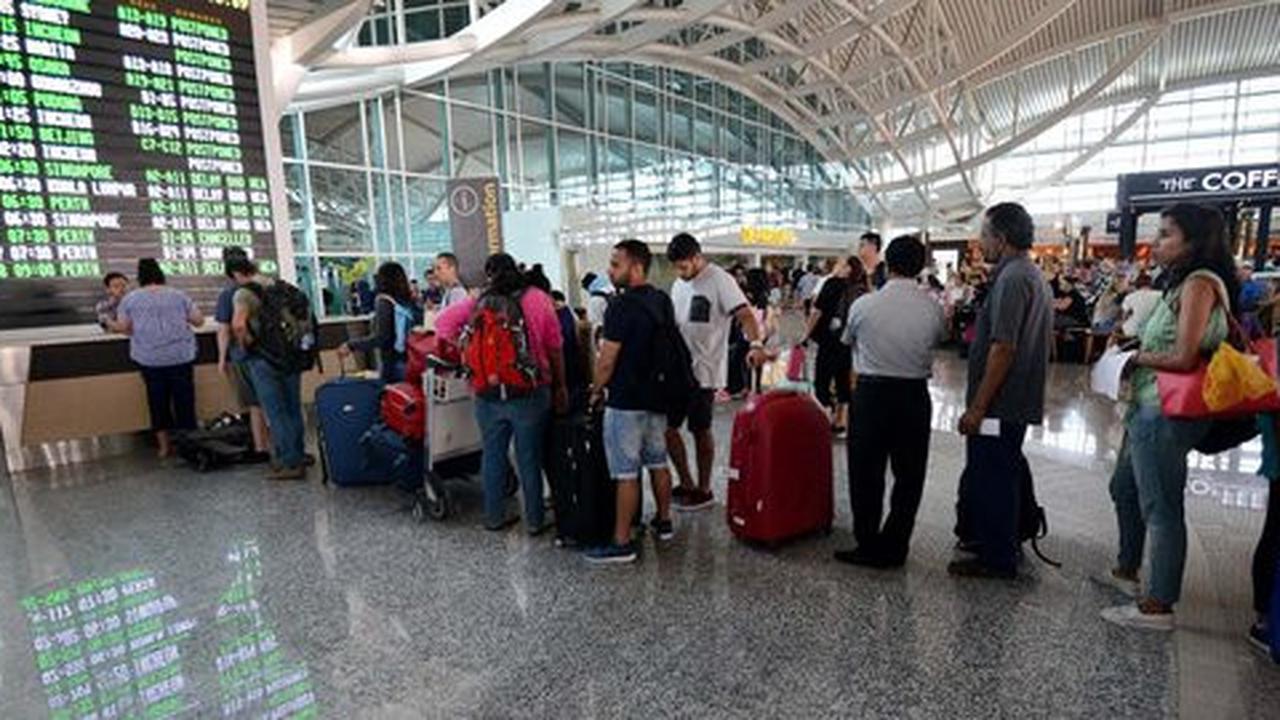Garuda batalkan penerbangan hingga pukul 16.00 WITA di Ngurah Rai