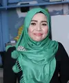 Muzdalifah tampaknya tidak mau berlama-lama menjadi single parent. Agar tidak salah dalam memilih calon pendampingnya, ia berkonsultasi dengan Ustad Zack Mirza. (Andy Masela/Bintang.com)