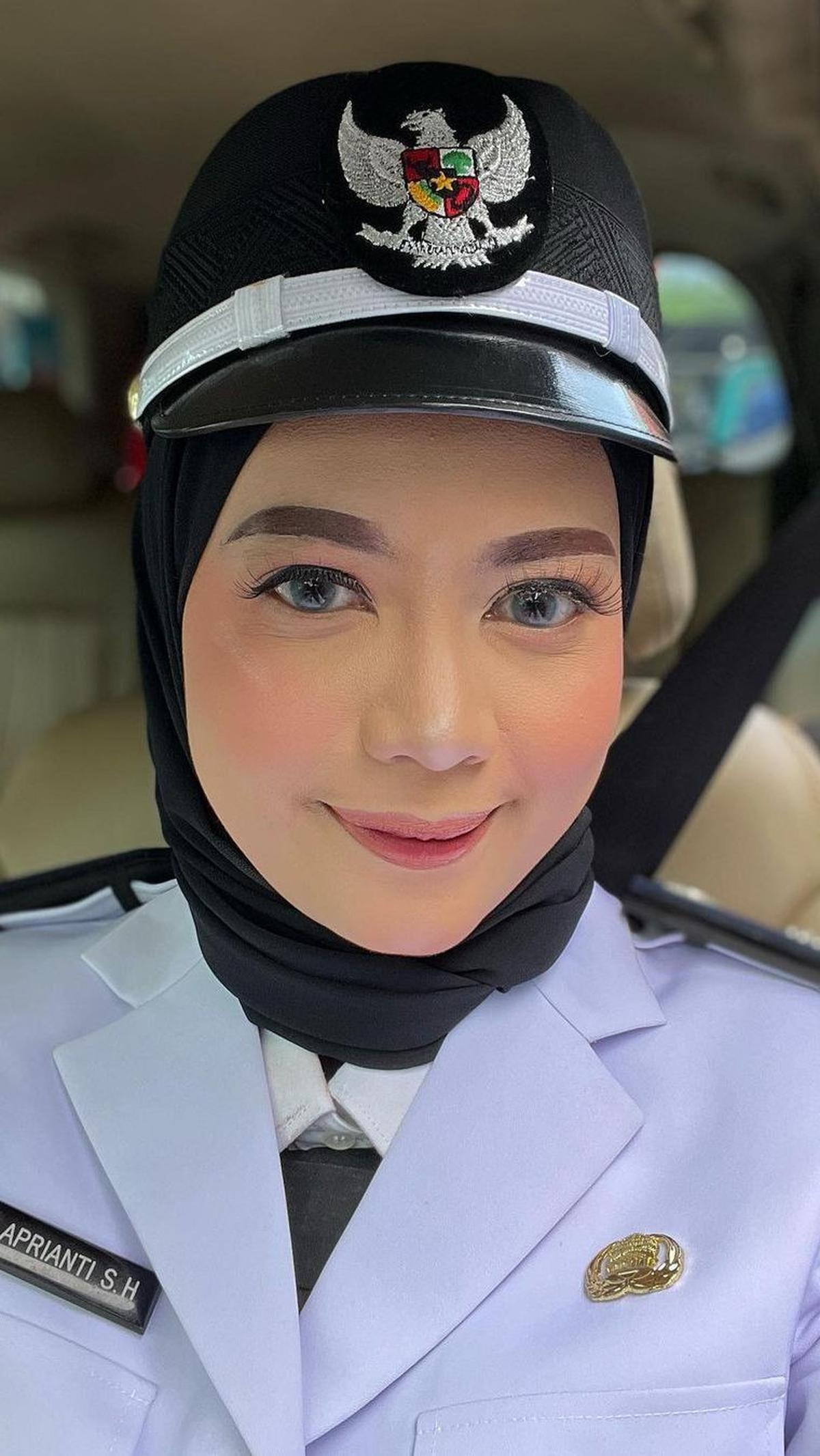 Kades Cantik Ini Viral Karena Berani Lawan Preman yang Tolak Pembangunan Jalan