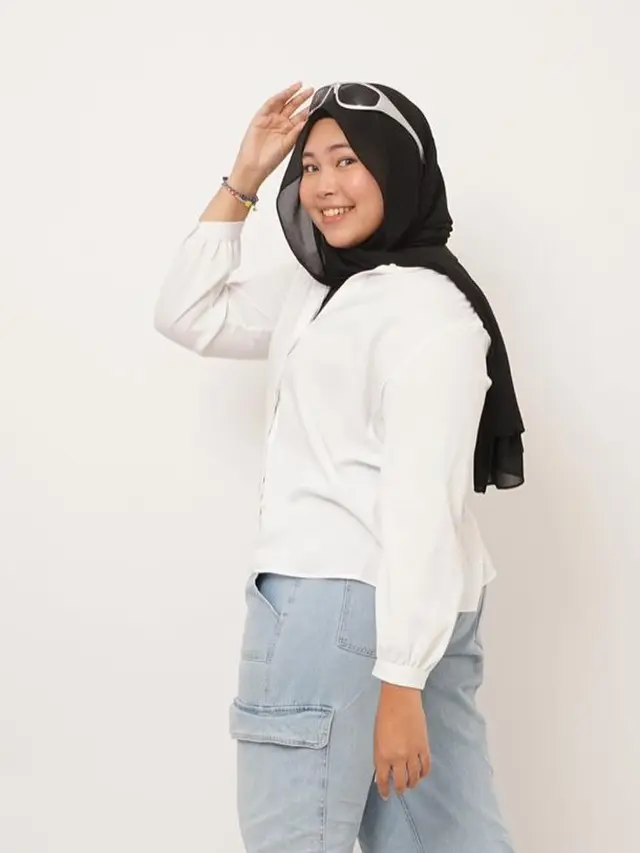 Potret Sharla Martiza (Sumber: Instagram/adrianmaulana)