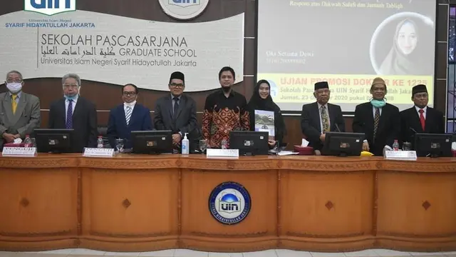 6 Momen Oki Setiana Dewi Raih Gelar Doktor, Tetap Semangat Meski Tengah Hamil Besar