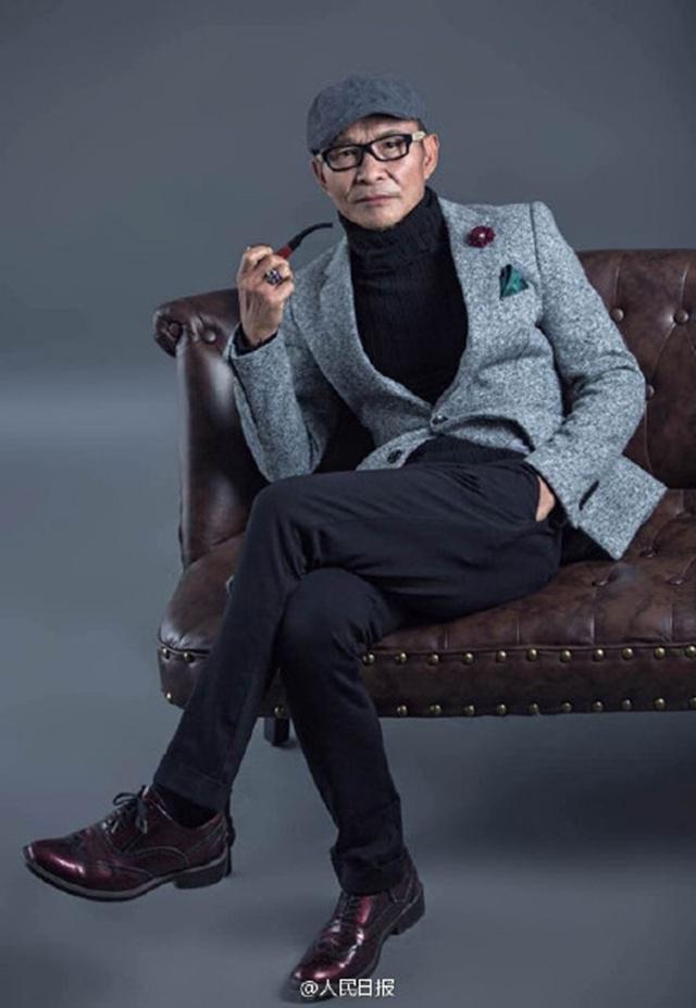 Tak hanya punya body super mengagumkan, style kakek Liang pun nggak kalah seksi dan mengagumkan | Photo: Copyright metro.co.uk