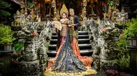 Prewedding dalam balutan busana adat Bali oleh Maharani Salon. (dok. Maharani Salon)