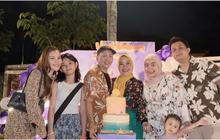 5 Momen Hangat di Ultah Ibunda Ayu Ting Ting, Keluarga Hadirkan Kejutan Manis!