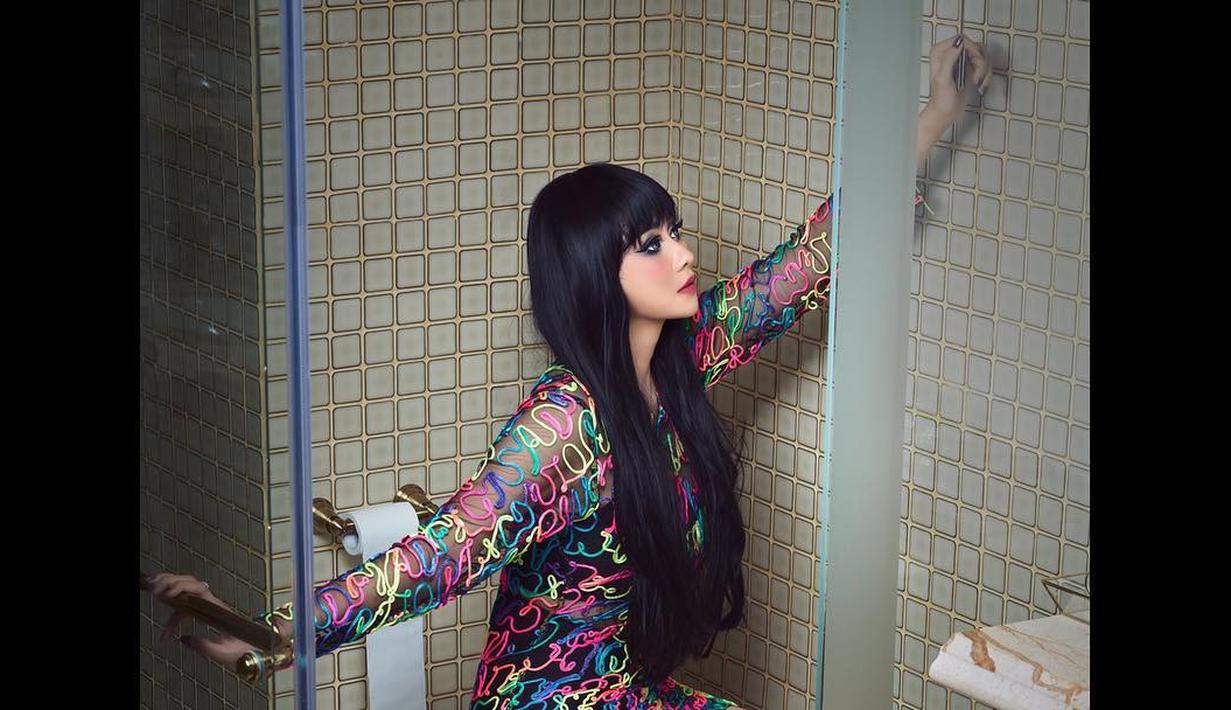  Foto  Aura Kasih Cantik Seperti Boneka  Barbie  Celeb 