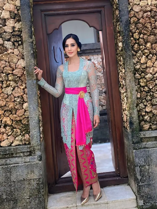 Outfit Kondangan Ala Diah Permatasari (Foto: Instagram @dps_diahpermatasari)