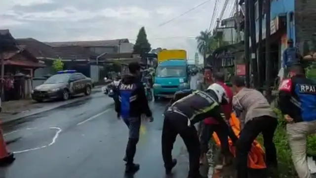 Lokasi kecelakaan pengendara motor yang tewas terlindas truk di Cicantayan, Sukabumi.
