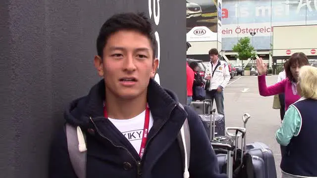 Rio Haryanto berbagi cerita kepada Bola.com usai memenangi nomer Sprint Race GP2 di sirkuit Red Bull, Spielberg, Austria.