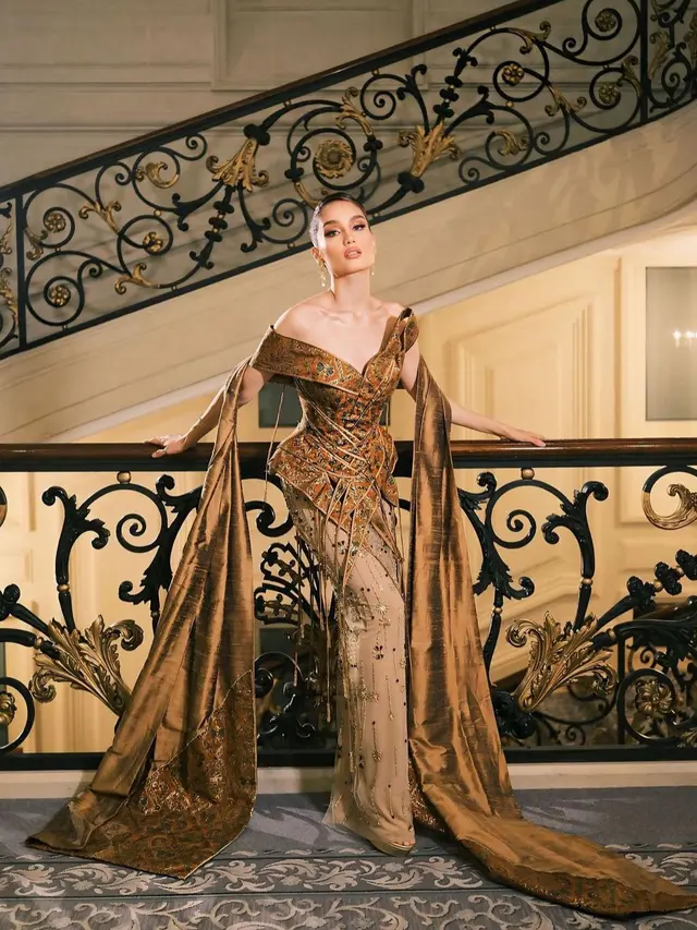 Cinta Laura tampil anggun dalam balutan gaun yang dirancang khusus oleh AnSoe (Instagram/@byansoe)