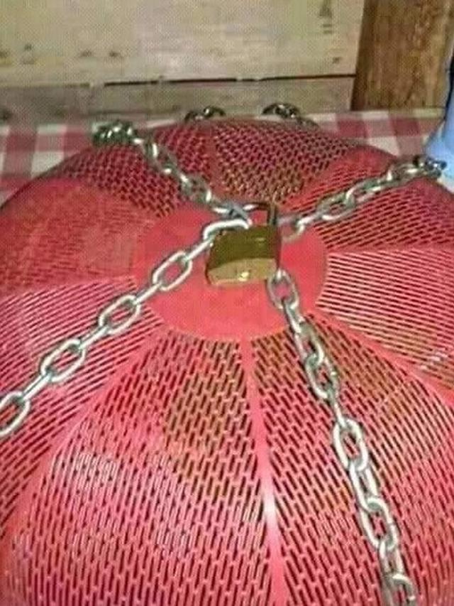 meme nunggu bedug maghrib