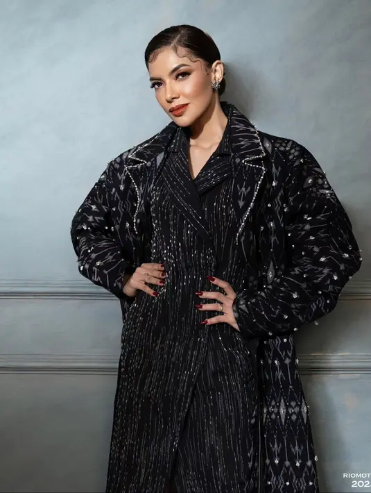 Alhasil, pemotretan terbaru Najwa ini membuat pangling sejumlah netizen hingga menyebutnya mirip artis Hollywood, khususnya Deepika Padukone.