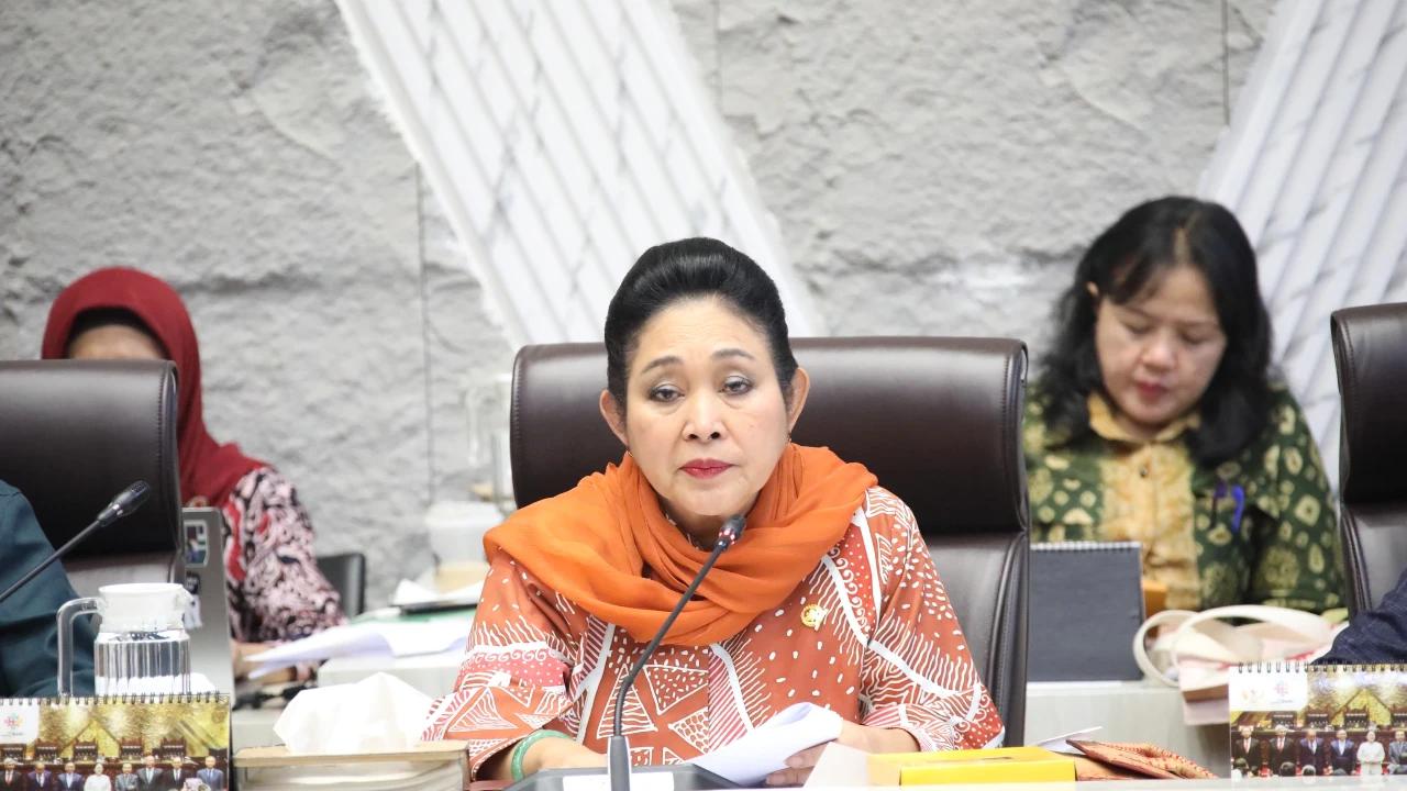 VIDEO: Titiek Tegas Depan Mentan Amran, Tiap Hari Makan Tempe Tapi Impor Kedelai "Malu Pak"