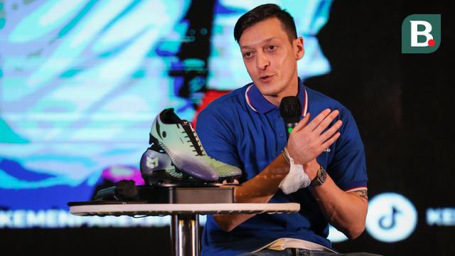 Jumpa Pers Mesut Ozil