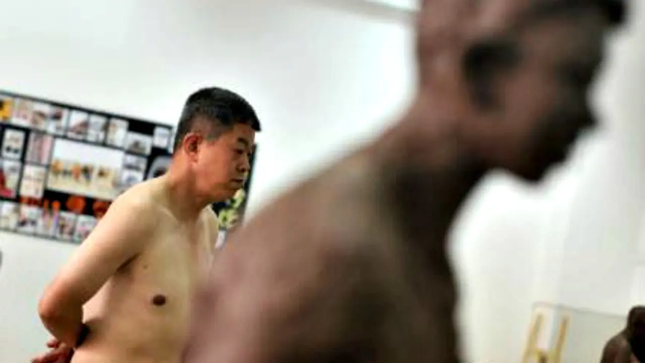 14 Tahun Jadi Model Telanjang Demi Mengobati Ibu