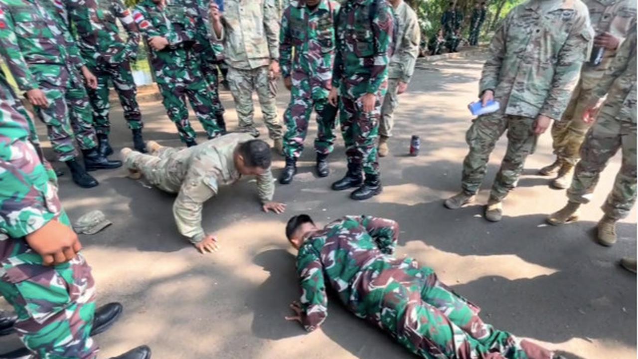 adu push up tentara