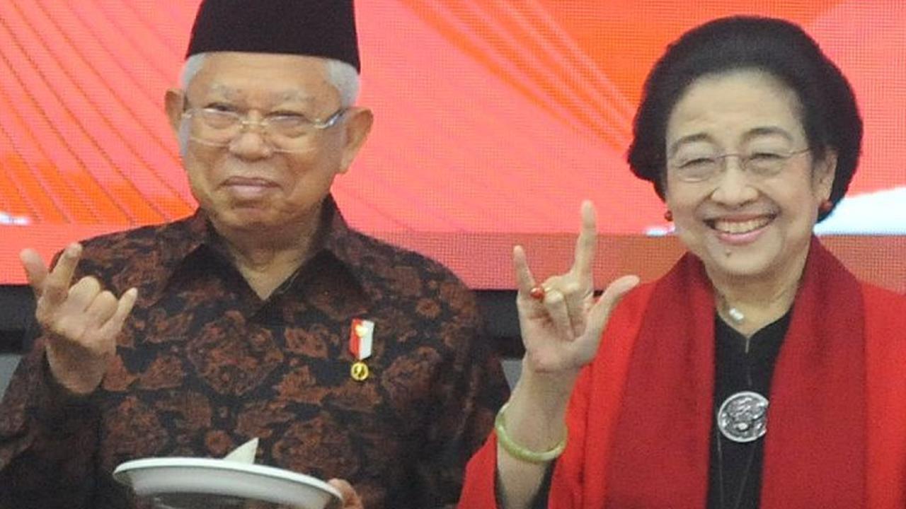 VIDEO: Heboh Wapres Ma'ruf Amin 'Salam Metal' Tiga Jari Dekat Megawati di HUT PDIP