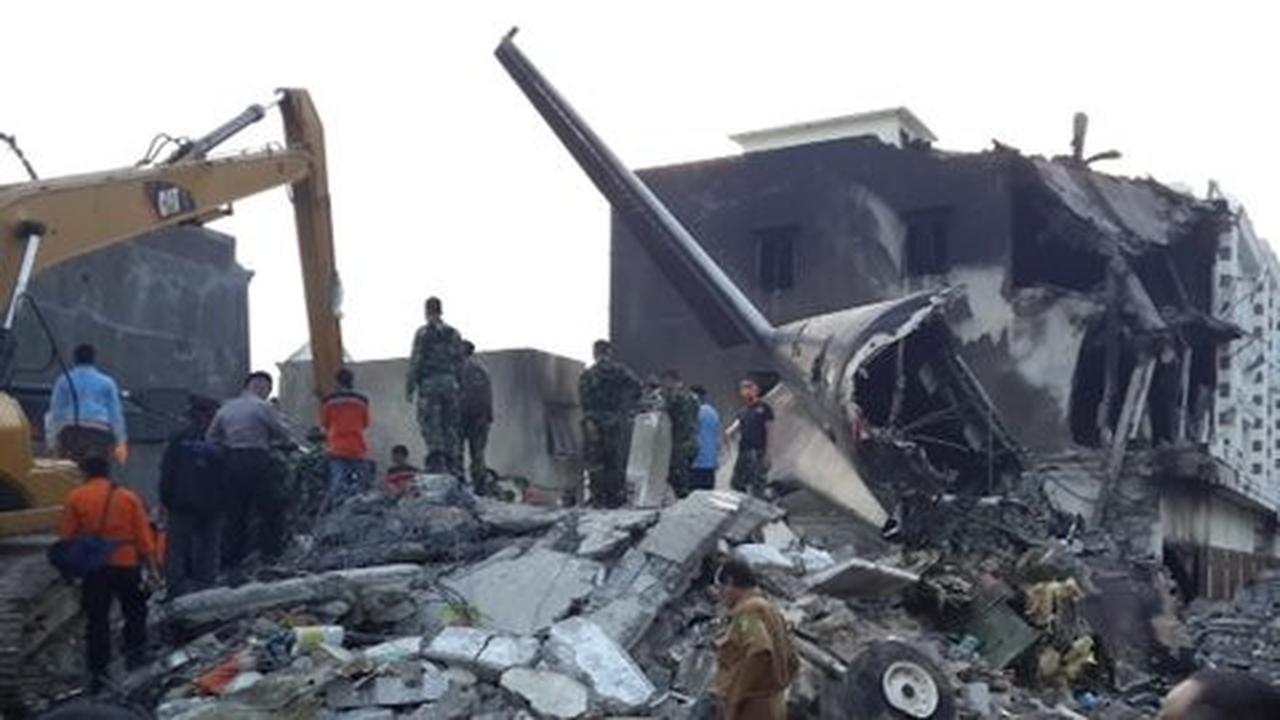 TNI AU sebut 50 kantung jenazah Hercules jatuh berupa potongan tubuh