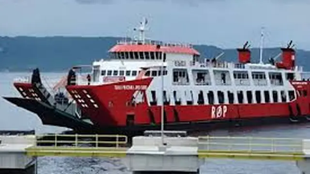 KMP Tunu Pratama Jaya Berlayar di Selat Bali (Istimewa)