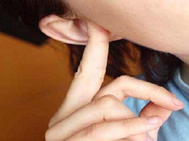 8 Trik Mudah Keluarkan Air Dari Telinga Health Liputan6 Com