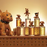Koleksi ini memadukan kemewahan khas MCM dengan sentuhan playful melalui enam Eau de Parfum yang masing-masing terinspirasi dari ikon leather animals, maskot unik MCM yang selama ini dikenal sebagai simbol kreativitas dan identitas brand. [Dok/Luxasia Indonesia].