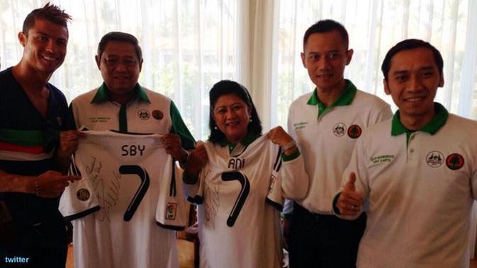  Cristiano  Ronaldo  Beri SBY Hadiah Istimewa Bola  Liputan6 com