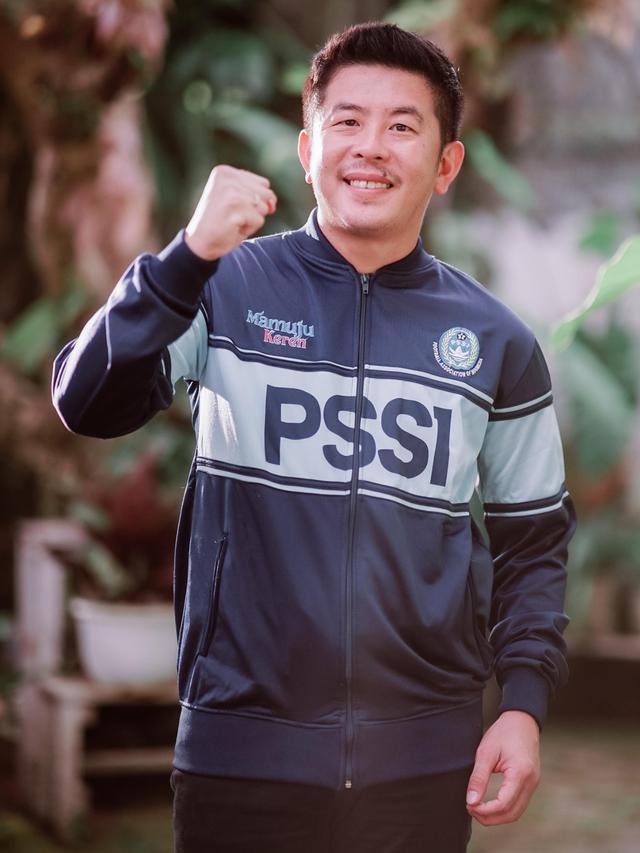 Mantan striker Timnas Indonesia U-17 yang pernah menimba ilmu di VfB Stuttgart, Febrianto Wijaya, maju menjadi Calon Ketua Asosiasi Provinsi (Asprov) PSSI Sulawesi Barat (Sulbar).