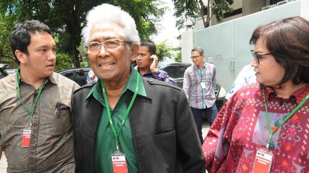 Adnan Buyung membaik, sudah tak gunakan alat bantu pernapasan