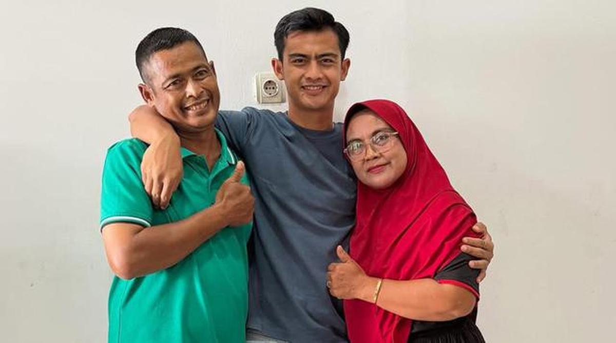 5 Potret Kesederhanaan Mendiang Ayah Pratama Arhan, Fondasi Hidup yang Membentuk Karakter Sang Pemain