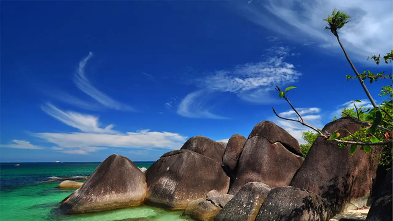 10 Destinasi Wisata Bangka Belitung Ini Buat Kita Terheran-heran