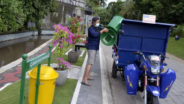 BRI Edukasi Warga Mengolah Sampah
