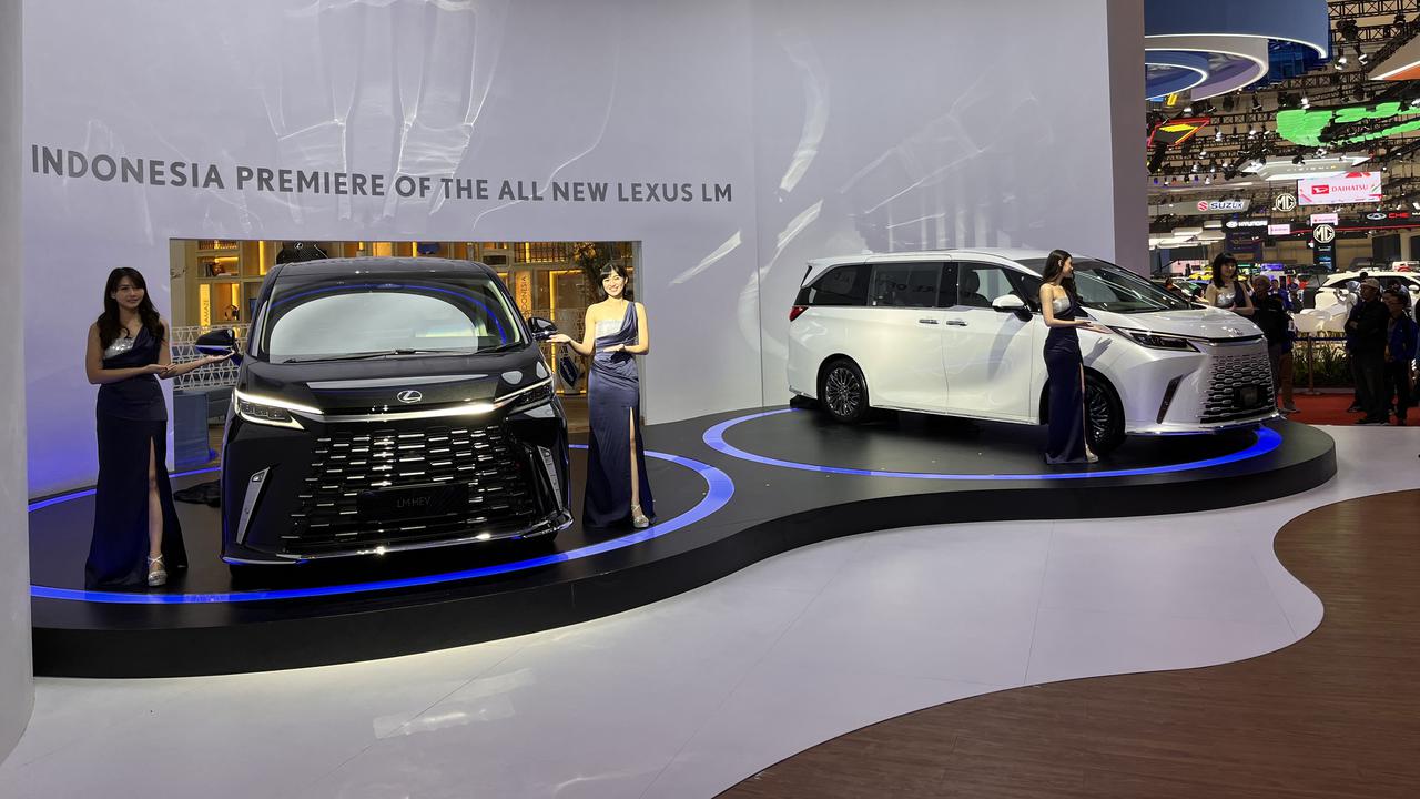 Mobil Listrik Hybrid All New Lexus LM di GIIAS 2023