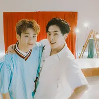 Xiumin EXO dan Mark NCT (Twitter/SMTOWNGLOBAL)