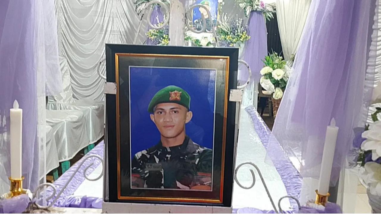 Prada Lucky Namo (23), prajurit TNI di NTT akhirnya meninggal dunia setelah dirawat secara intensif selama empat hari di rumah sakit usai diduga mendapat penganiayaan berat dari seniornya.