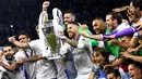 Sergio Ramos sudah membantu Madrid memenangi banyak gelar. Antara lain lima trofi LaLiga, dua Copa del Rey, empat Piala Super Spanyol, empat Liga Champions, tiga Piala Super Eropa, dan empat Piala Dunia Antarklub. (EPA/Aandy Rain)