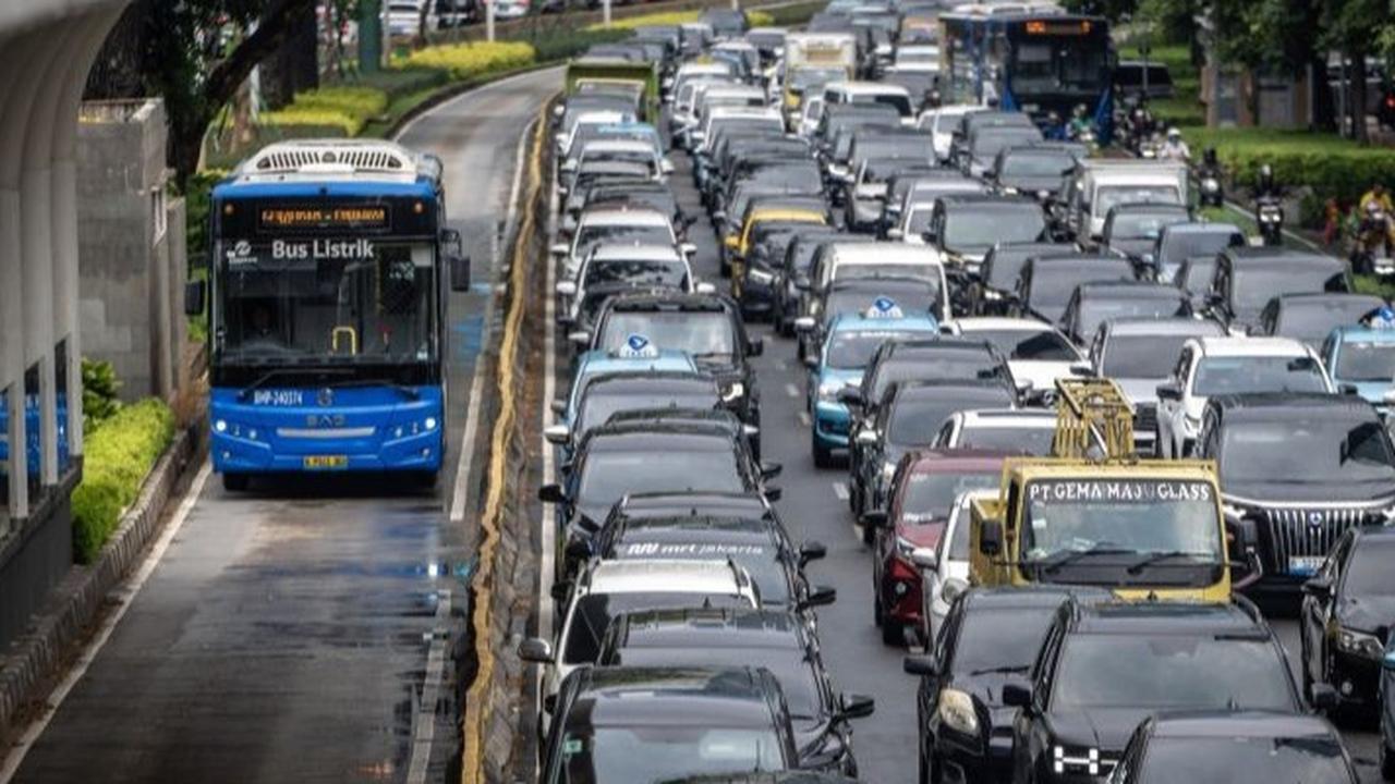 Pemprov DKI Finalisasi Kenaikan Tarif Transjakarta, 15 Golongan Ini Tetap Gratis