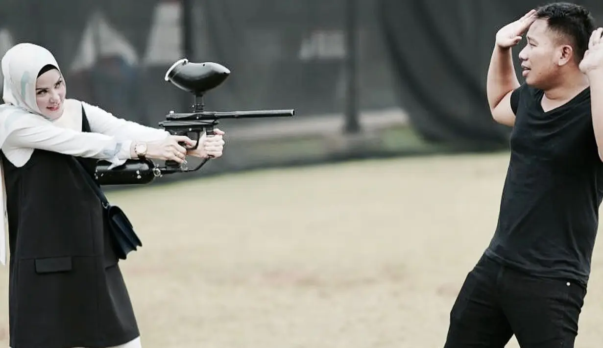 (Instagram/angellelga)