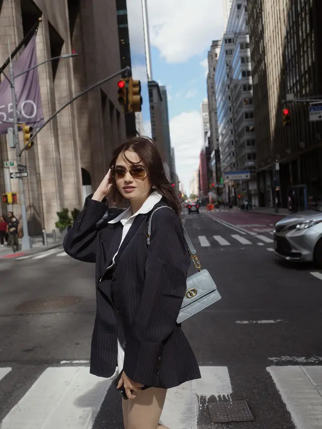 7 Potret Gaya Syifa Hadju di New York yang Memesona, Outfitnya Tuai Pujian Penggemar