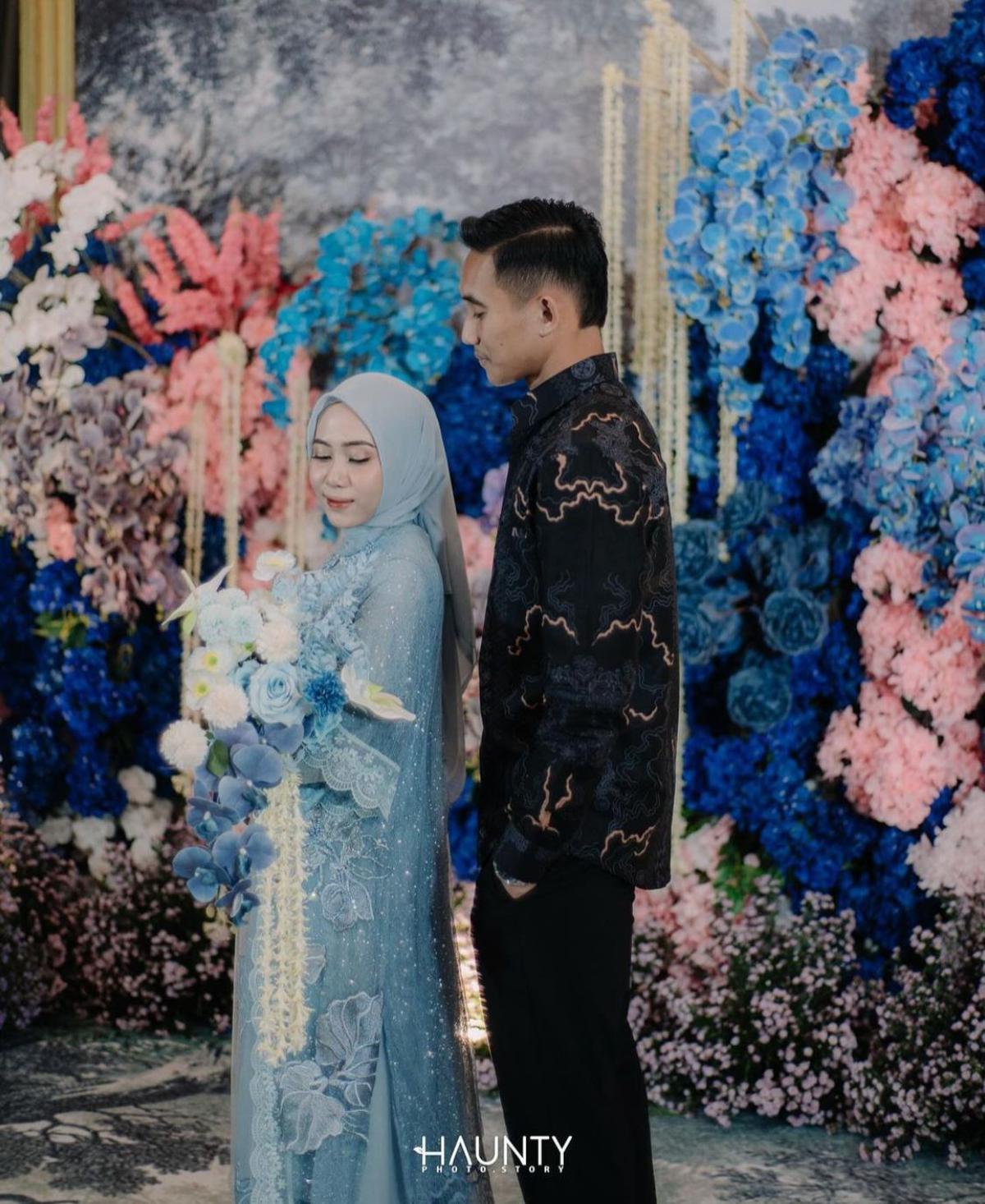 7 Potret Rizky Ridho Melamar Kekasihnya, Sendy Aulia, Tuai Dukungan dari Netizen dan Timnas