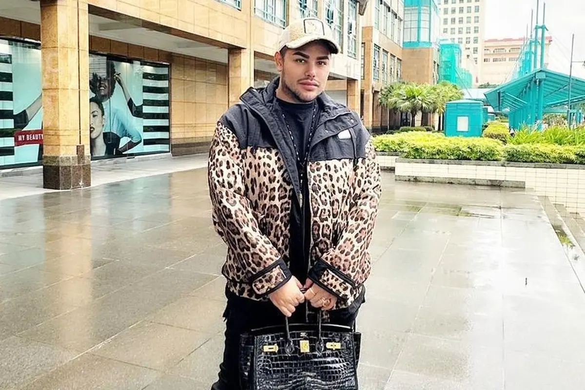 Ivan Gunawan dengan tas mewahnya (Instagram/ivan_gunawan)