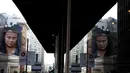 Mural aktivis perubahan iklim Greta Thunberg di sebuah gedung pusat Kota San Francisco, California, 11 November 2019. Kehadiran mural yang menunjukkan wajah Thunberg sedang menatap itu diharapkan dapat mengingatkan setiap orang tentang bahaya perubahan iklim. (Justin Sullivan/Getty Images/AFP)