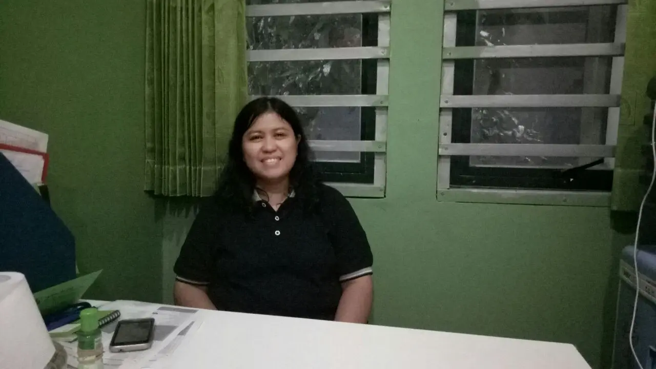 Ning, salah satu contoh sosok yang mau bekerja puluhan tahun melayani anak-anak istimewa seperti tunagrahita, down syndrome, dan autisme.