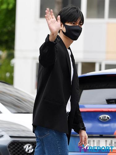 Lee Min Ho Pilih Reuni Dengan Penulis Drama The Heirs Untuk Comeback News Entertainment Fimela Com