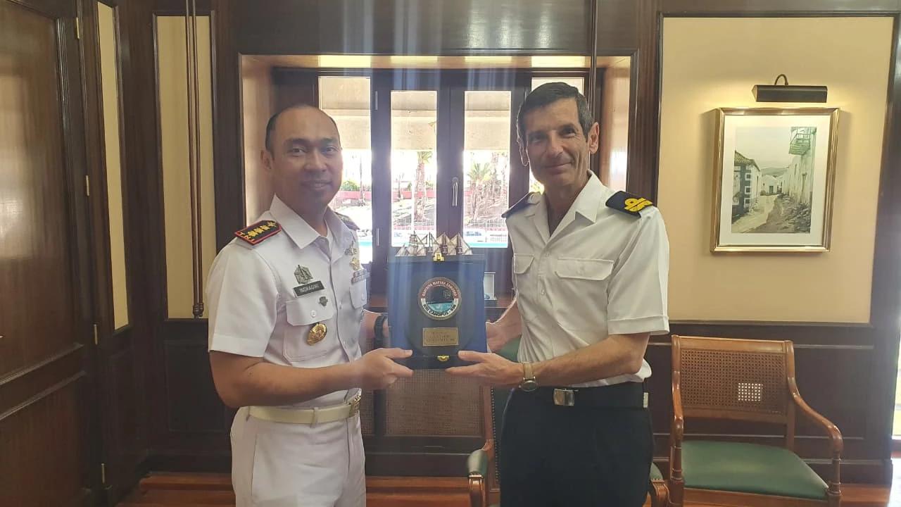 Komandan KRI Canopus-936 Kolonel Laut (P) Indragiri Yani W melaksanakan courtesy call kepada Komandan Pangkalan Angkatan Laut Spanyol di Gran Canaria