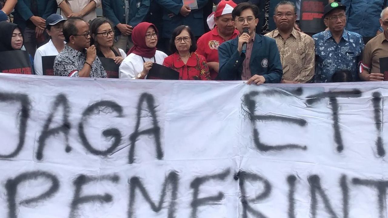 Guru Besar sampai Civitas Undip Bergerak, Kecewa dengan Sikap Jokowi di Pemilu 2024